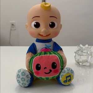 CoComelon Peluche Peek-a-Boo JJ